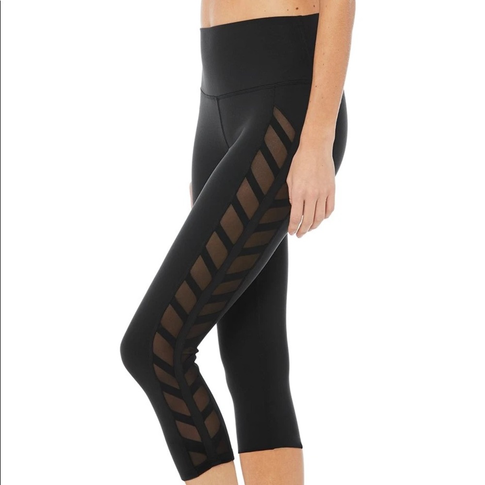 ALO yoga chevron Capri legging